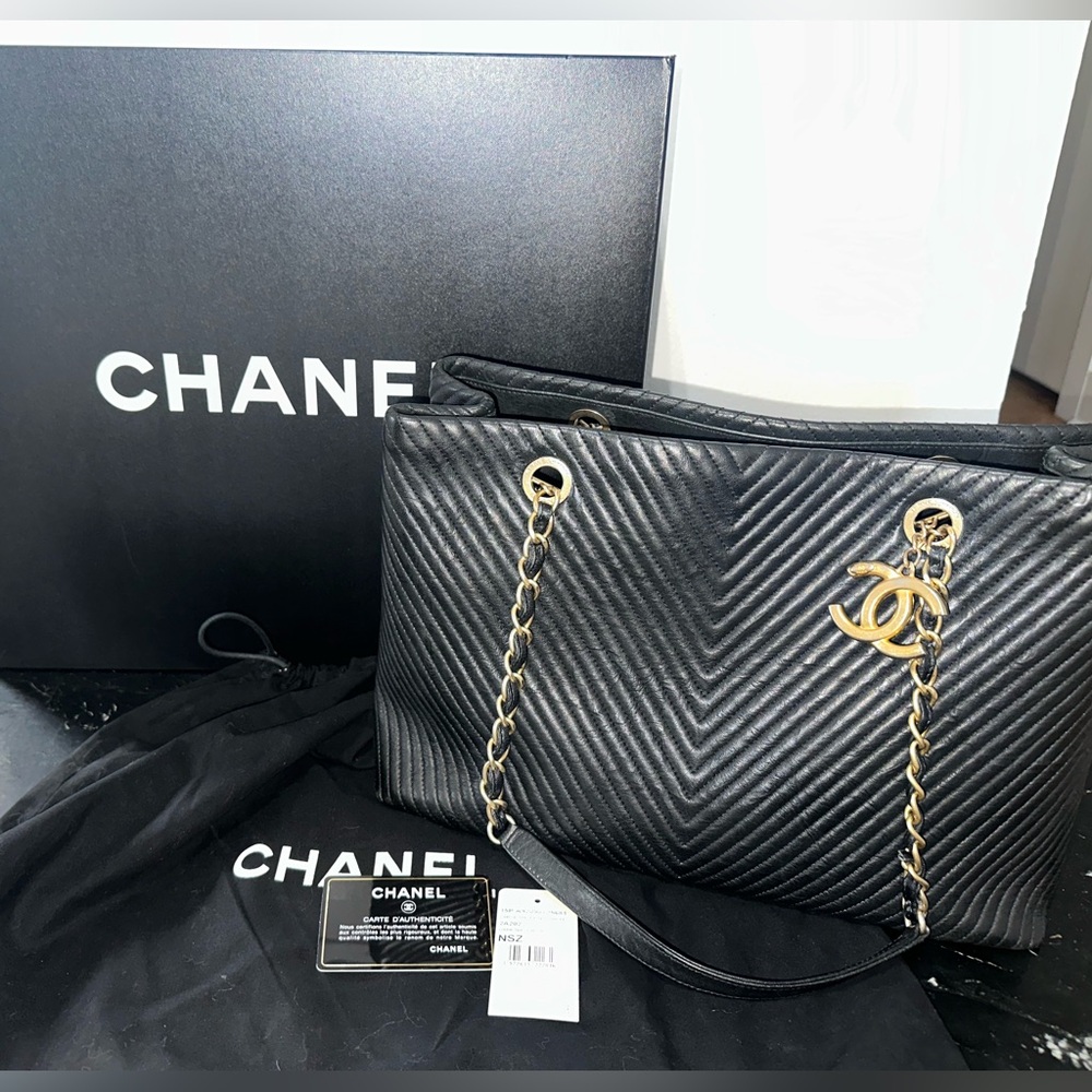 SOLD! CHANEL Wrinkled Lambskin Chevron Quilted Large  Tote Black Gold Hardware